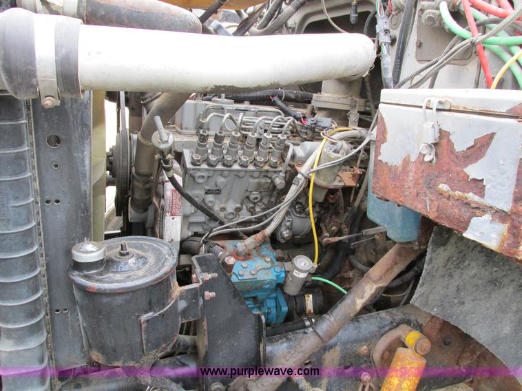 image for item I4249 1994 Ford LN8000 fuel truck