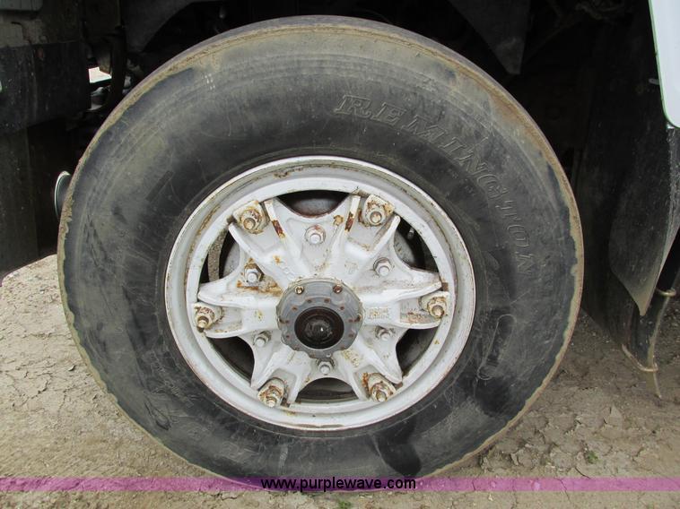 image for item I4249 1994 Ford LN8000 fuel truck