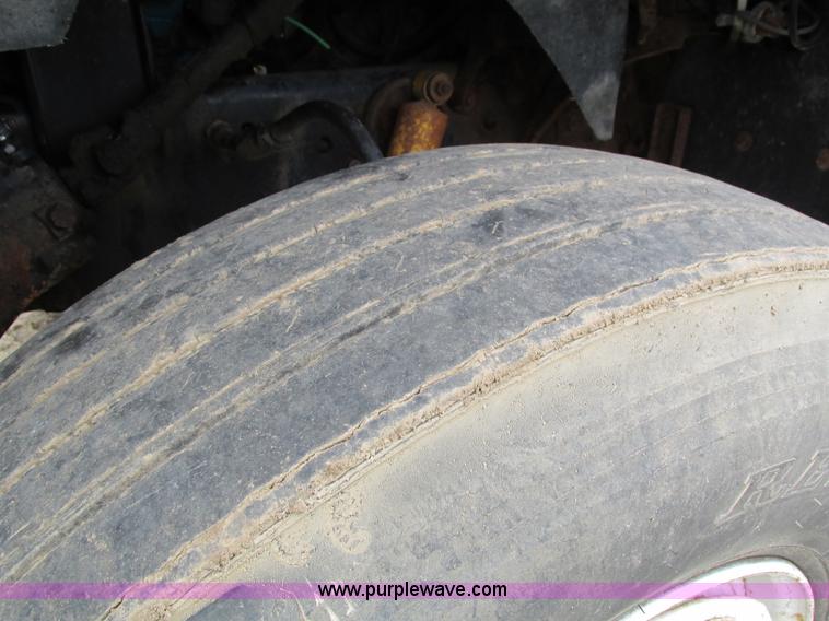 image for item I4249 1994 Ford LN8000 fuel truck