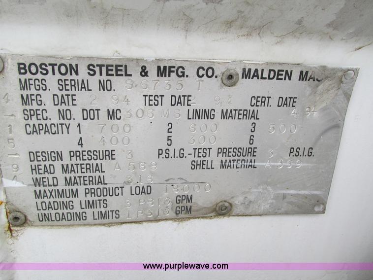 image for item I4249 1994 Ford LN8000 fuel truck