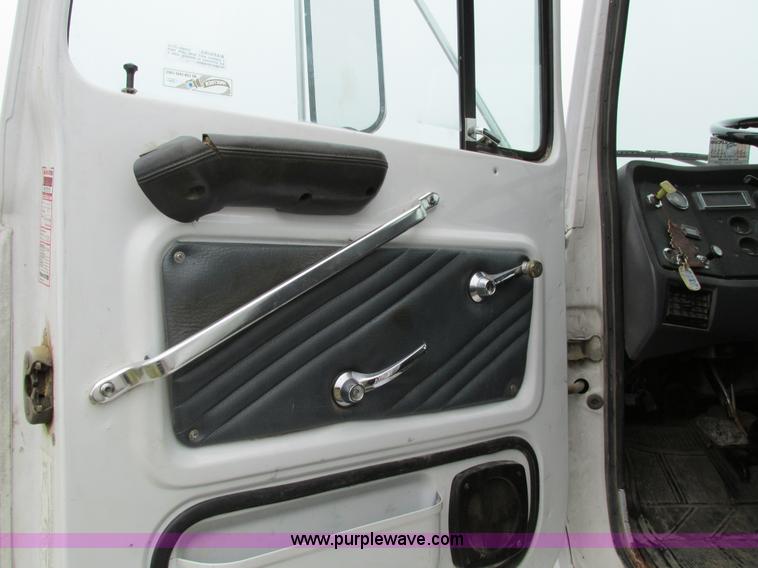 image for item I4249 1994 Ford LN8000 fuel truck