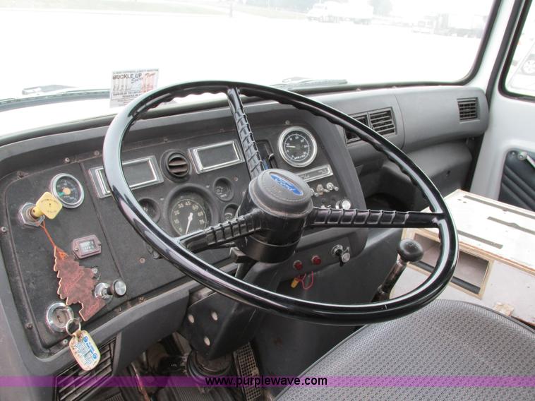 image for item I4249 1994 Ford LN8000 fuel truck