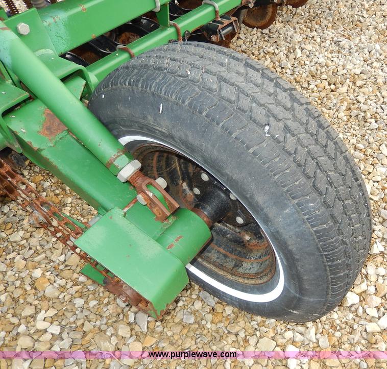 image for item I4298 Great Plains Solid Stand 20 drill