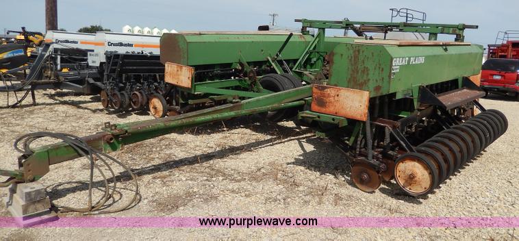 image for item I4331 Great Plains 450881-DDR 30' folding drill