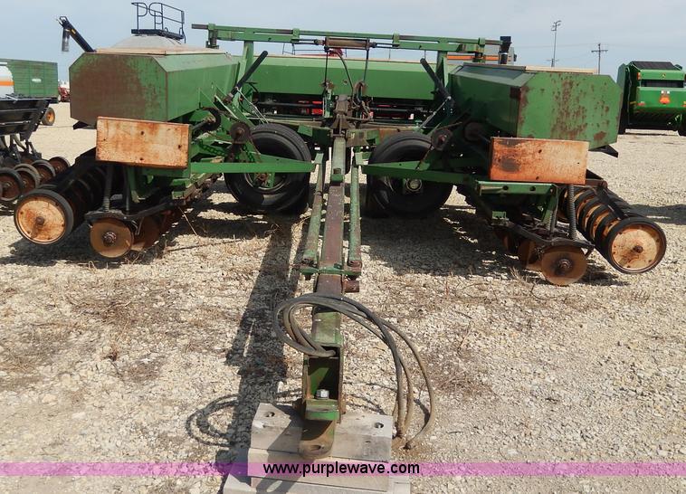 image for item I4331 Great Plains 450881-DDR 30' folding drill