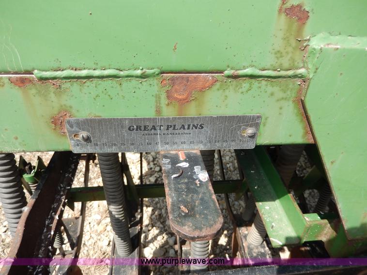 image for item I4331 Great Plains 450881-DDR 30' folding drill