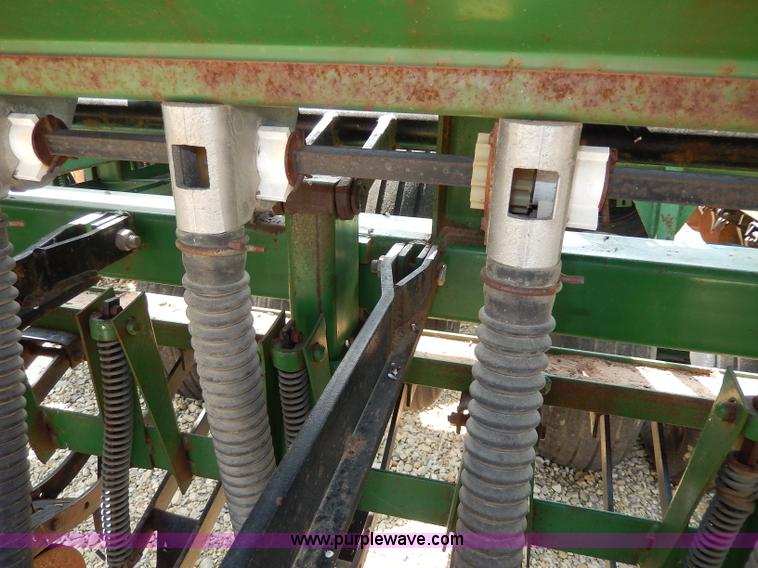 image for item I4331 Great Plains 450881-DDR 30' folding drill