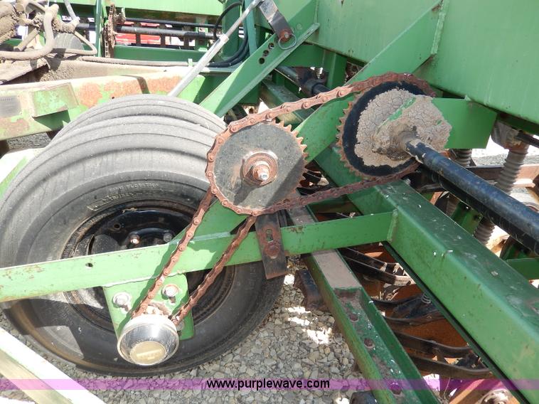 image for item I4331 Great Plains 450881-DDR 30' folding drill