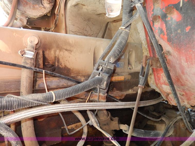 image for item I4356 1988 International 8300 semi truck