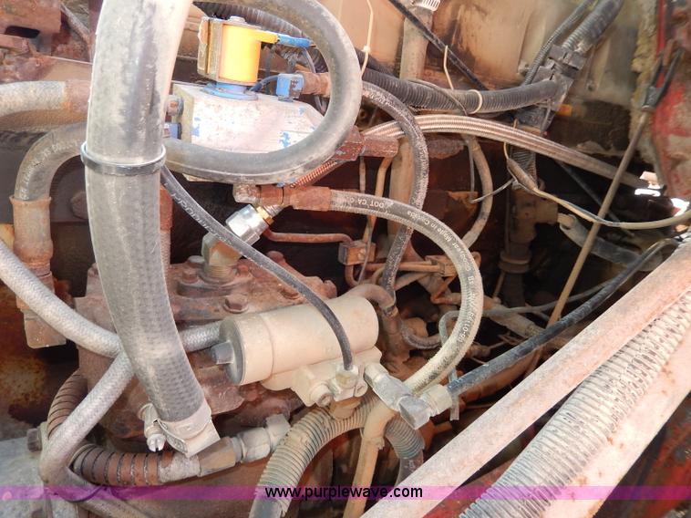 image for item I4356 1988 International 8300 semi truck