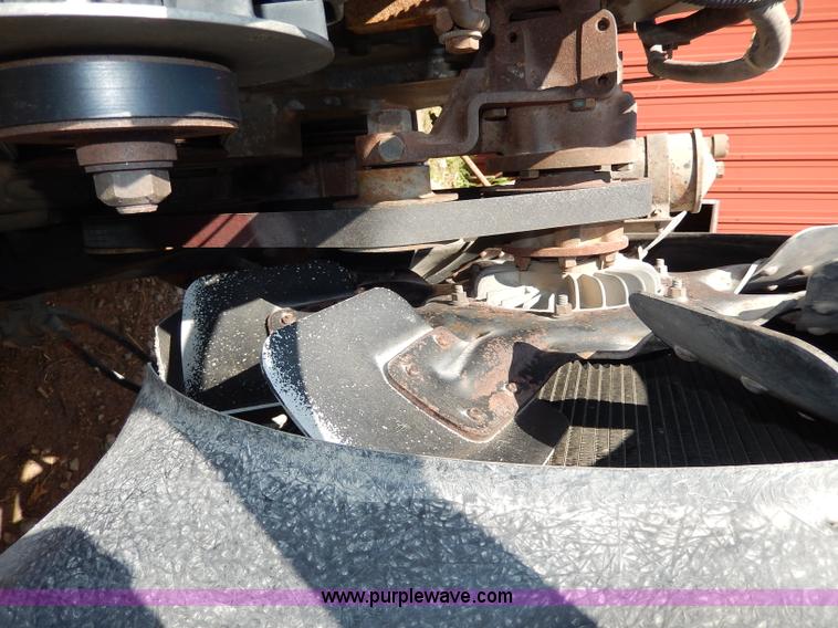 image for item I4356 1988 International 8300 semi truck