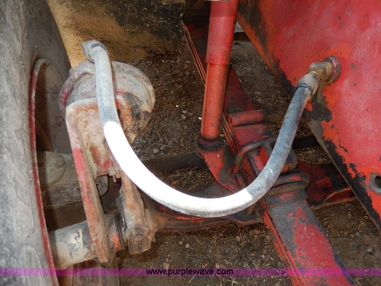 image for item I4356 1988 International 8300 semi truck
