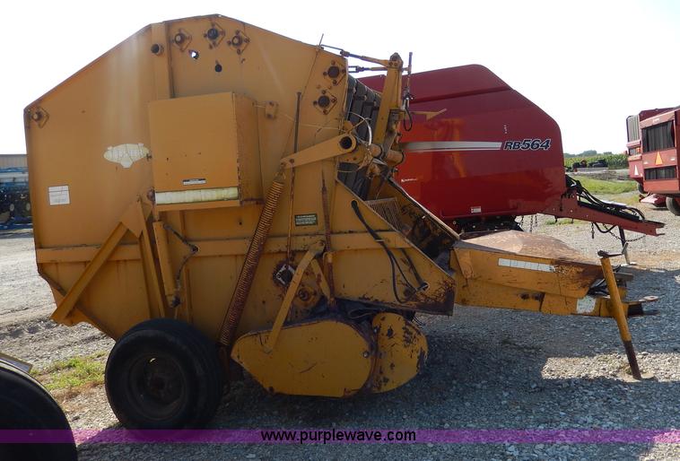 image for item I4363 Vermeer 605F round baler