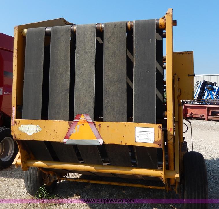 image for item I4363 Vermeer 605F round baler