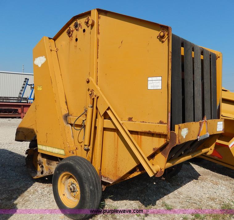 image for item I4363 Vermeer 605F round baler