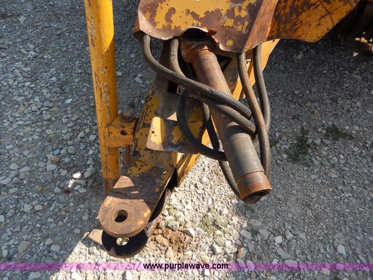 image for item I4363 Vermeer 605F round baler