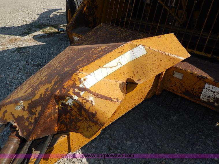 image for item I4363 Vermeer 605F round baler