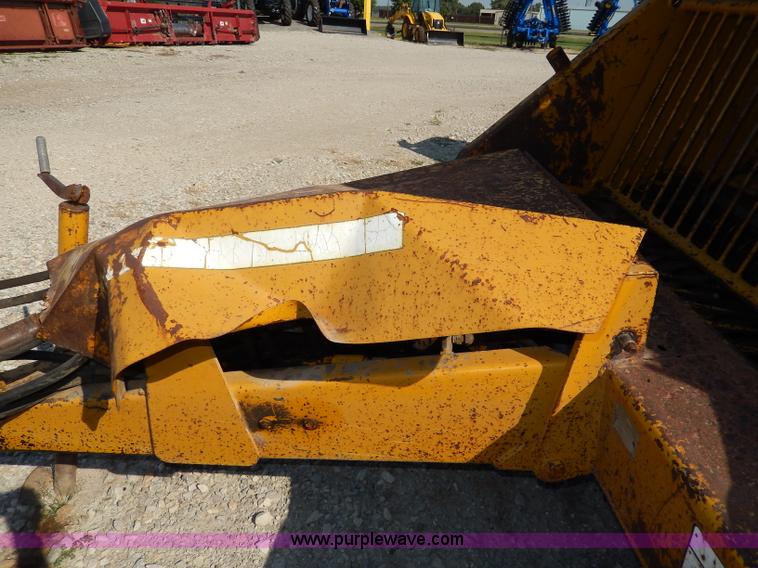 image for item I4363 Vermeer 605F round baler