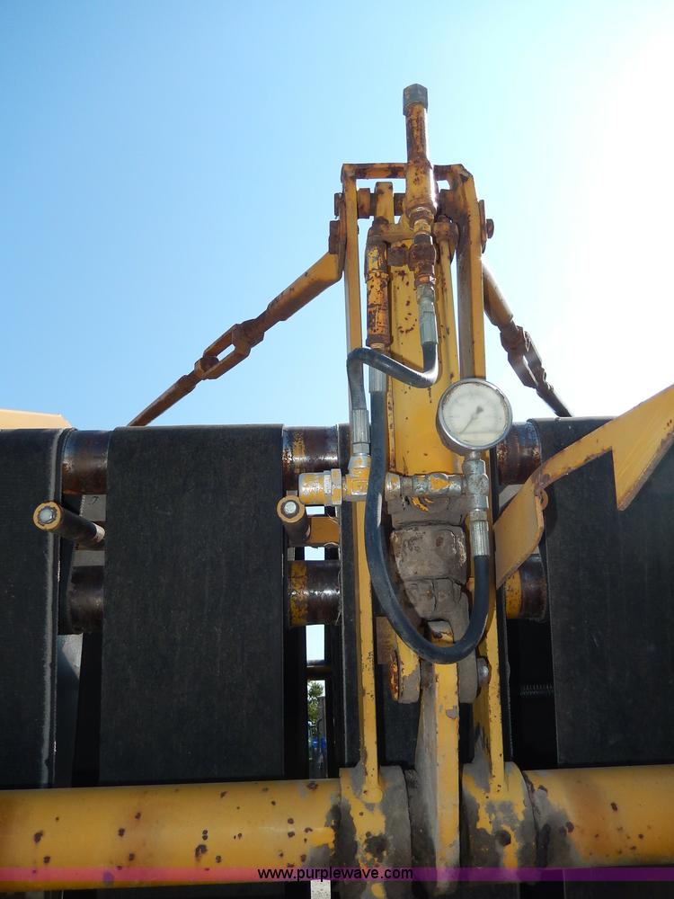 image for item I4363 Vermeer 605F round baler