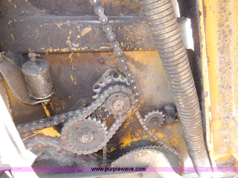 image for item I4363 Vermeer 605F round baler