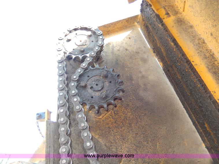 image for item I4363 Vermeer 605F round baler