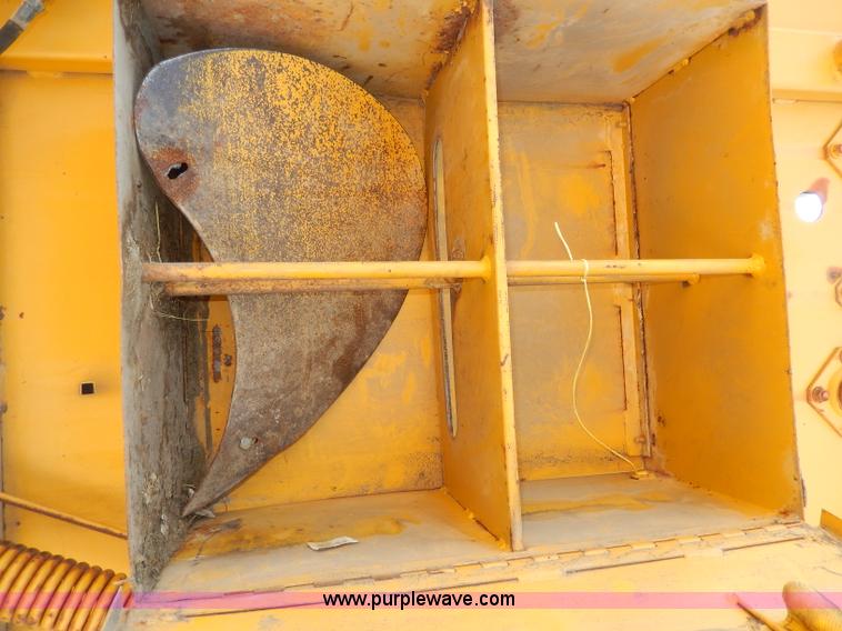 image for item I4363 Vermeer 605F round baler