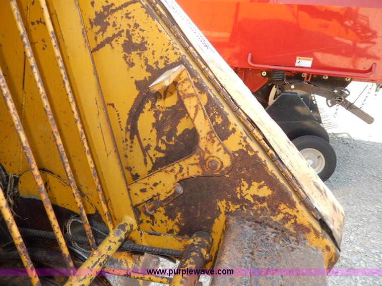 image for item I4363 Vermeer 605F round baler