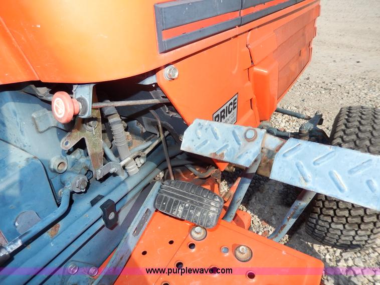 image for item I4364 Kubota B1550 tractor