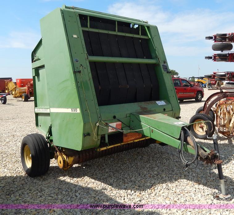 image for item I4368 John Deere 530 round baler