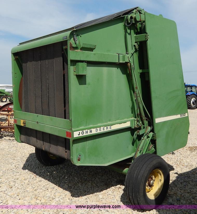 image for item I4368 John Deere 530 round baler