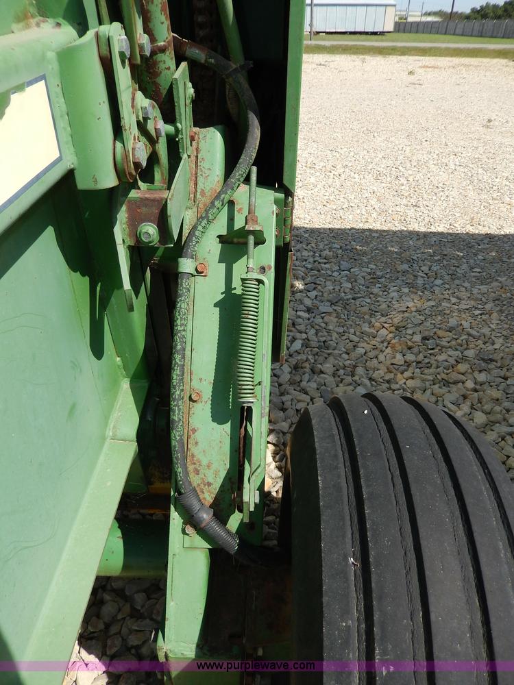 image for item I4368 John Deere 530 round baler