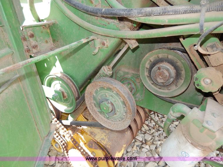image for item I4368 John Deere 530 round baler