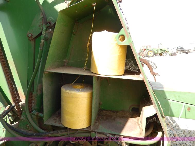 image for item I4368 John Deere 530 round baler