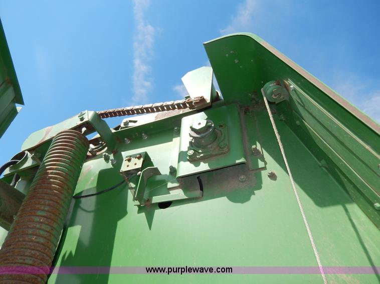 image for item I4368 John Deere 530 round baler