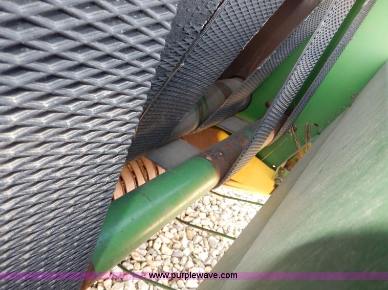 image for item I4368 John Deere 530 round baler