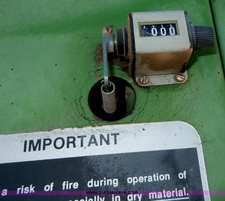 image for item I4368 John Deere 530 round baler