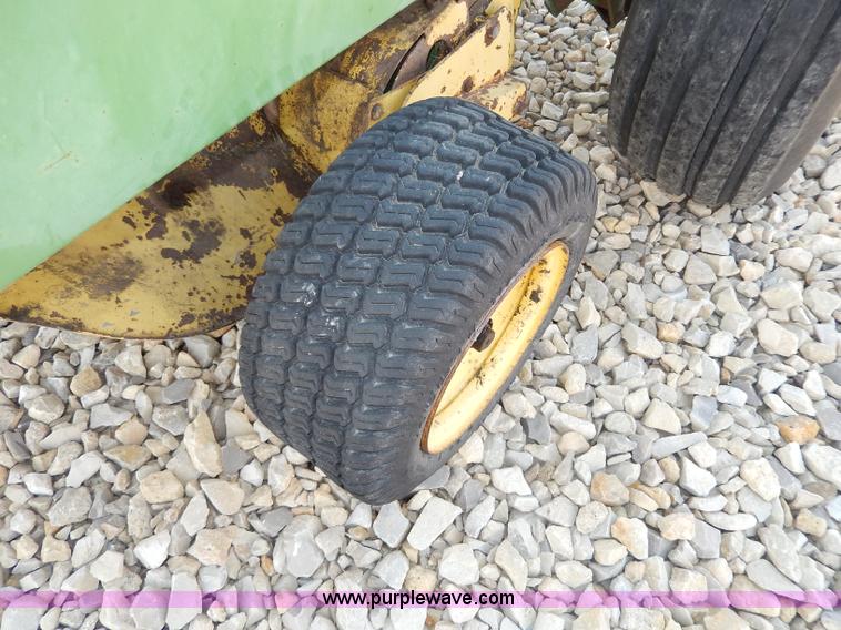 image for item I4368 John Deere 530 round baler