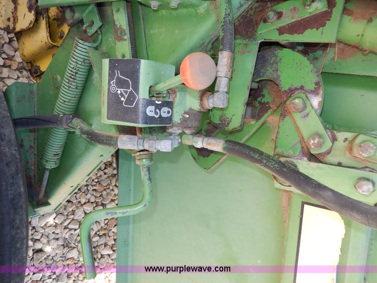 image for item I4368 John Deere 530 round baler