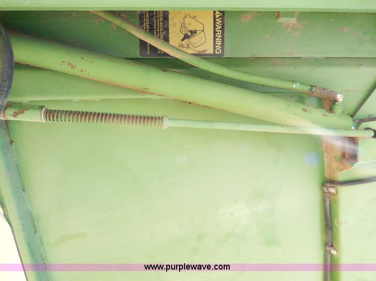 image for item I4368 John Deere 530 round baler