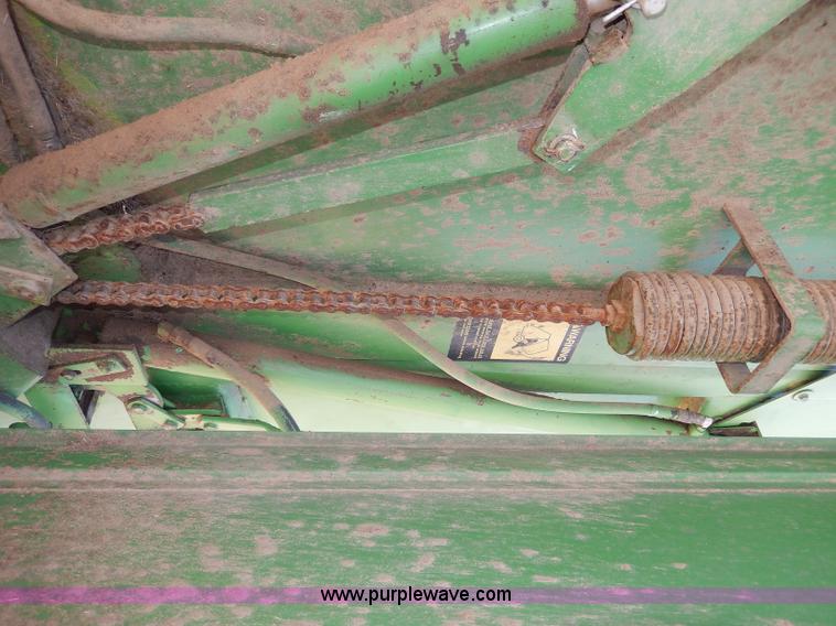 image for item I4368 John Deere 530 round baler