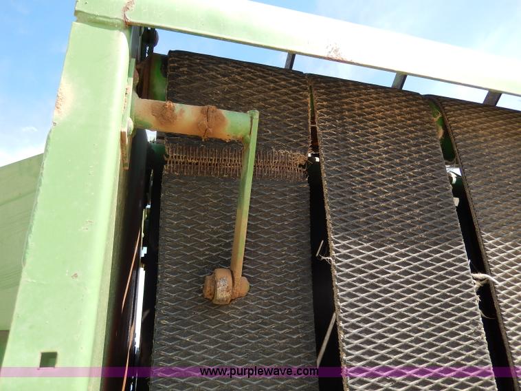 image for item I4368 John Deere 530 round baler