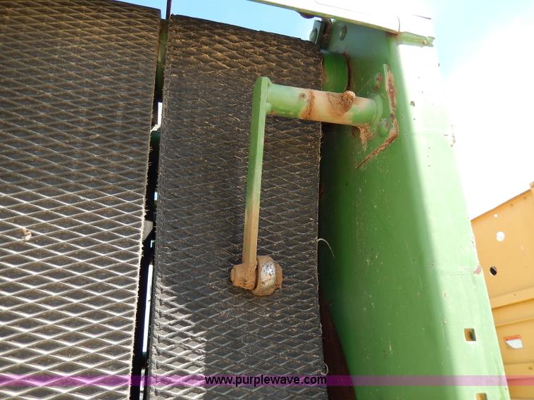 image for item I4368 John Deere 530 round baler