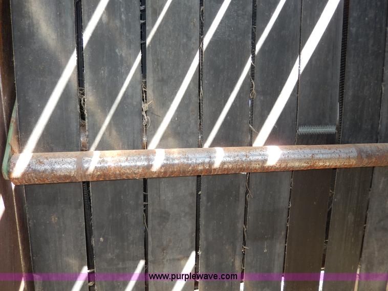 image for item I4368 John Deere 530 round baler