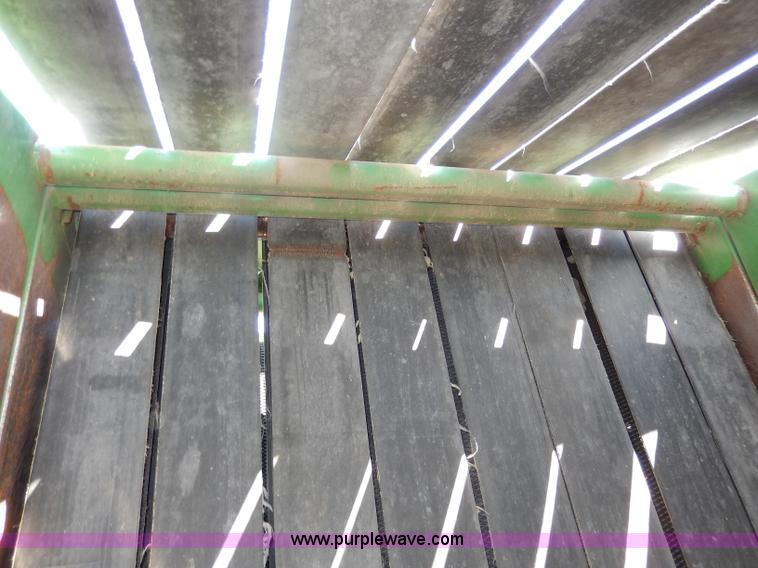 image for item I4368 John Deere 530 round baler