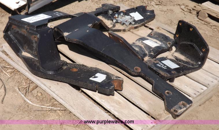 image for item I7593 JX90 loader brackets