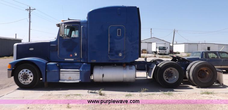 image for item I7600 1999 Peterbilt 377 semi truck