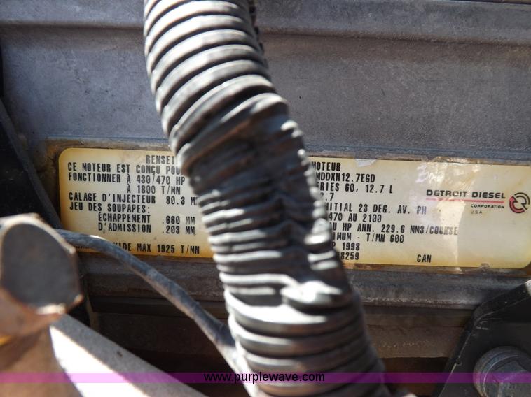 image for item I7600 1999 Peterbilt 377 semi truck