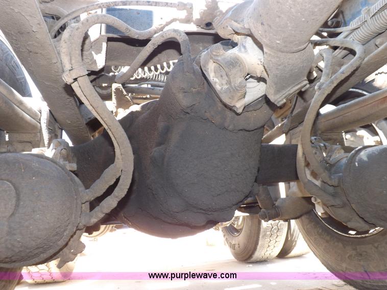 image for item I7600 1999 Peterbilt 377 semi truck