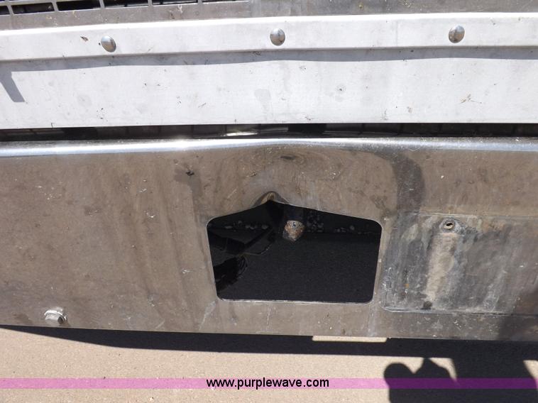 image for item I7600 1999 Peterbilt 377 semi truck