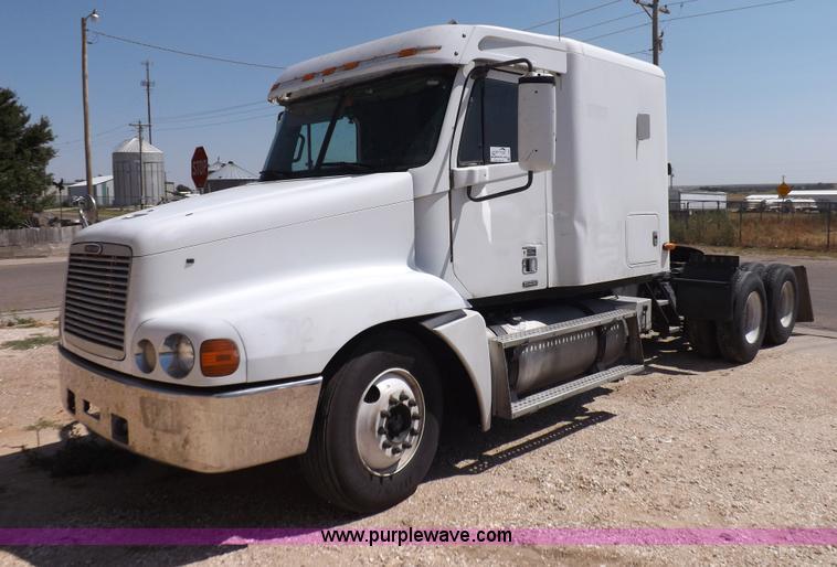 image for item I7601 1998 Freightliner Century Class semi truck